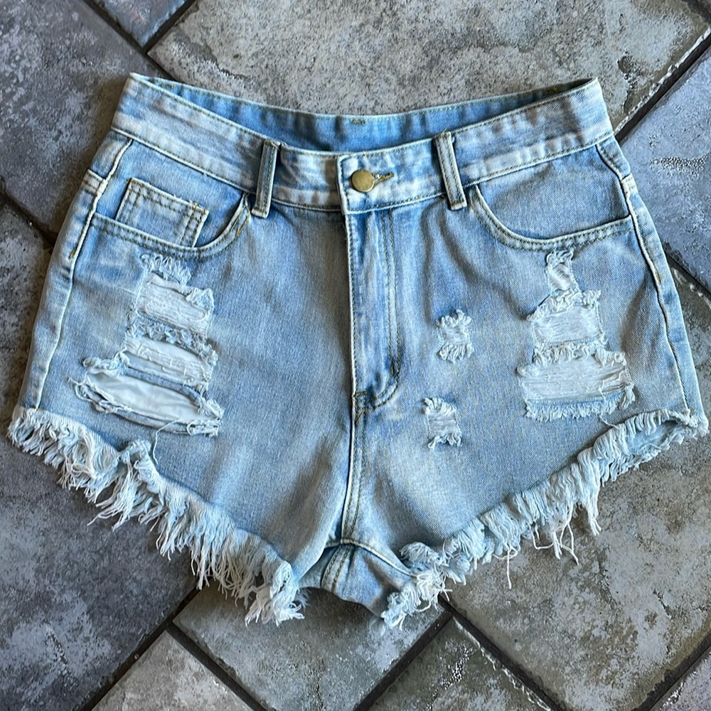 SHEIN women’s high waisted jean shorts M
